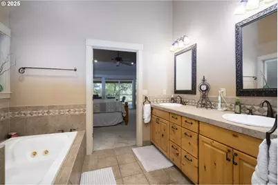 418 Rivershore Dr, Roseburg, OR 97470 - Photo 23