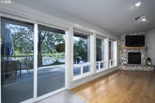 418 Rivershore Dr, Roseburg, OR 97470 - Photo 9