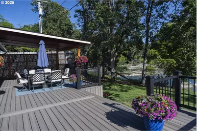 418 Rivershore Dr, Roseburg, OR 97470 - Photo 41