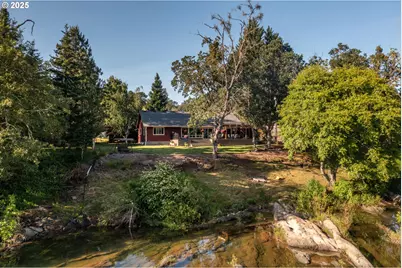 418 Rivershore Dr, Roseburg, OR 97470 - Photo 5