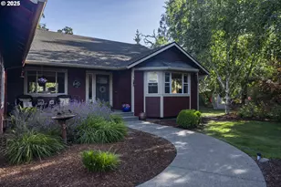 418 Rivershore Dr, Roseburg, OR 97470 - Photo 7