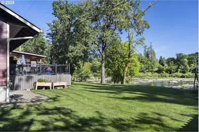 418 Rivershore Dr, Roseburg, OR 97470 - Photo 39