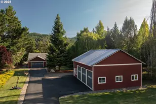 418 Rivershore Dr, Roseburg, OR 97470 - Photo 47