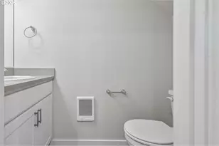 9253 E Burnside St, Portland, OR 97216 - Photo 5