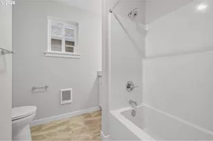 9253 E Burnside St, Portland, OR 97216 - Photo 11