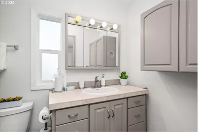 1199 N Terry St #113, Eugene, OR 97402 - Photo 17