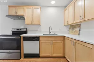 6835 SW Capitol Hill Rd, Portland, OR 97219 - Photo 11