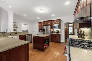 12624 SW 22nd Ave, Lake Oswego, OR 97034 - Photo 11