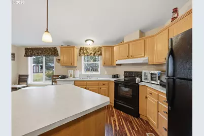 271 S Fairway Rd #B, Tygh Valley, OR 97063 - Photo 5