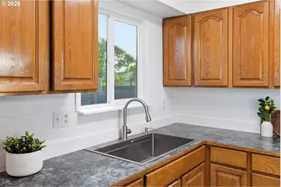 513 W Collins St, Goldendale, WA 98620 - Photo 5