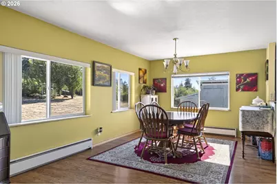 582 Valley View Rd, Sutherlin, OR 97479 - Photo 5