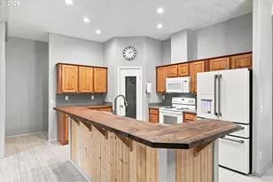 295 Casey Rd, Castle Rock, WA 98611 - Photo 9