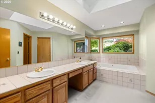 14230 Dolph Ct, Lake Oswego, OR 97034 - Photo 23