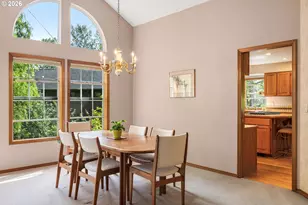 14230 Dolph Ct, Lake Oswego, OR 97034 - Photo 9
