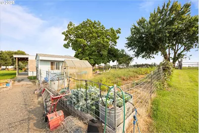 32402 Shoop Ln, Hermiston, OR 97838 - Photo 33