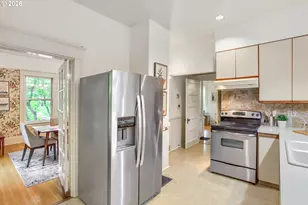 902 NE Thompson St, Portland, OR 97212 - Photo 13