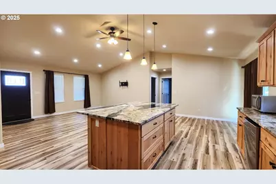 5135 Grange Rd, Roseburg, OR 97471 - Photo 7