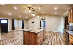 5135 Grange Rd, Roseburg, OR 97471 - Photo 7