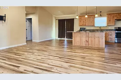 5135 Grange Rd, Roseburg, OR 97471 - Photo 9