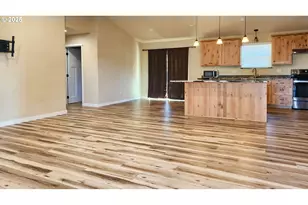5135 Grange Rd, Roseburg, OR 97471 - Photo 9