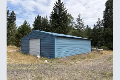 9006 Scotts Valley Rd, Yoncalla, OR 97499 - Photo 17