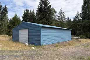 9006 Scotts Valley Rd, Yoncalla, OR 97499 - Photo 17