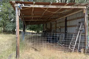 9006 Scotts Valley Rd, Yoncalla, OR 97499 - Photo 21