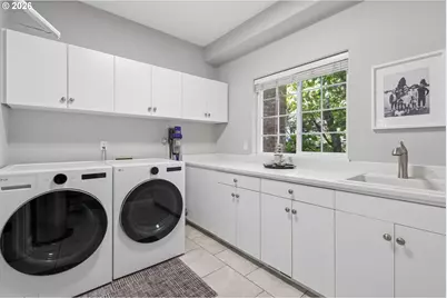1919 NW Runnymeade Ct, Portland, OR 97229 - Photo 23