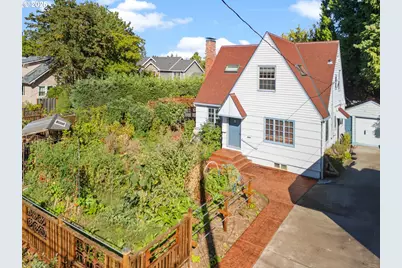 2138 SE 76th Ave, Portland, OR 97215 - Photo 3