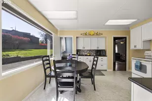 336 Hill St, Silverton, OR 97381 - Photo 15