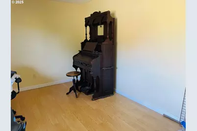 22714 NE 16th St, Camas, WA 98607 - Photo 9