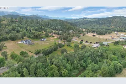 767 Melqua Rd, Roseburg, OR 97471 - Photo 5