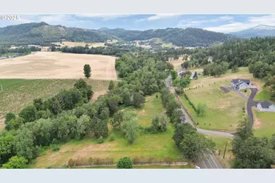 767 Melqua Rd, Roseburg, OR 97471 - Photo 3