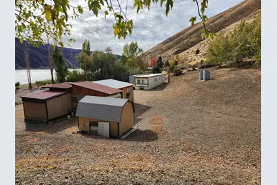 34559 Snake River Rd, Huntington, OR 97907 - Photo 1