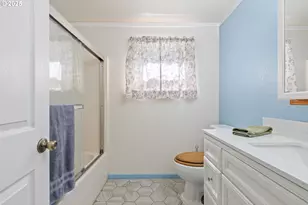 490 Char St, Roseburg, OR 97471 - Photo 23