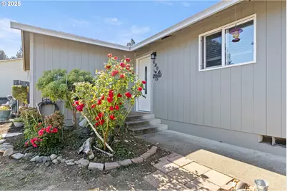 490 Char St, Roseburg, OR 97471 - Photo 3