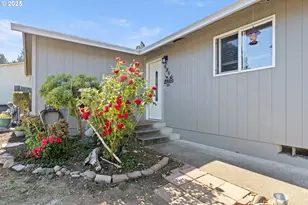 490 Char St, Roseburg, OR 97471 - Photo 3