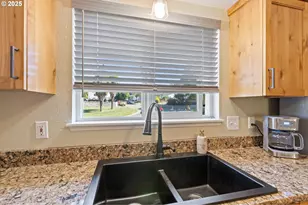 490 Char St, Roseburg, OR 97471 - Photo 9