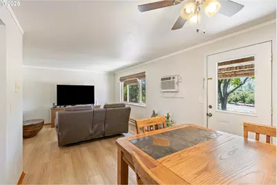 490 Char St, Roseburg, OR 97471 - Photo 11