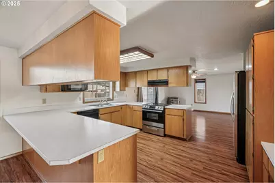 2067 SW Oleander St, McMinnville, OR 97128 - Photo 15