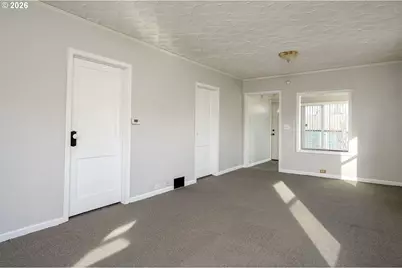 8310 NE Sacramento St, Portland, OR 97220 - Photo 3