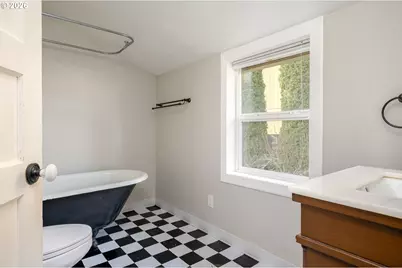 8310 NE Sacramento St, Portland, OR 97220 - Photo 13