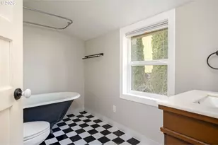 8310 NE Sacramento St, Portland, OR 97220 - Photo 13