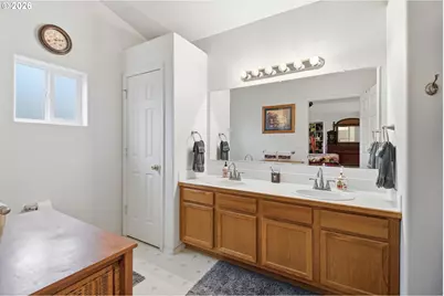 1137 Ash Grove Loop, Creswell, OR 97426 - Photo 35