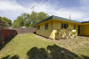 252 NW 14th St, McMinnville, OR 97128 - Photo 7