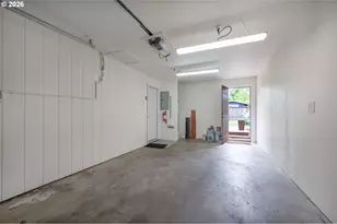 820 E 35th Ave, Eugene, OR 97405 - Photo 27