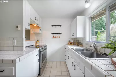 820 E 35th Ave, Eugene, OR 97405 - Photo 11