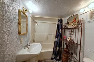 3162 Marine Dr, Astoria, OR 97103 - Photo 23