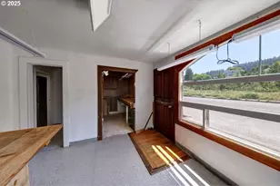 3162 Marine Dr, Astoria, OR 97103 - Photo 39