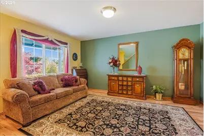 287 SW Oliver Ct, Dundee, OR 97115 - Photo 11